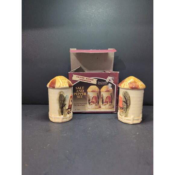 Country Farm Scenery Salt & Pepper Shakers, Vintage‎ Japan Made, Farmhouse Decor - Picture 4 of 8